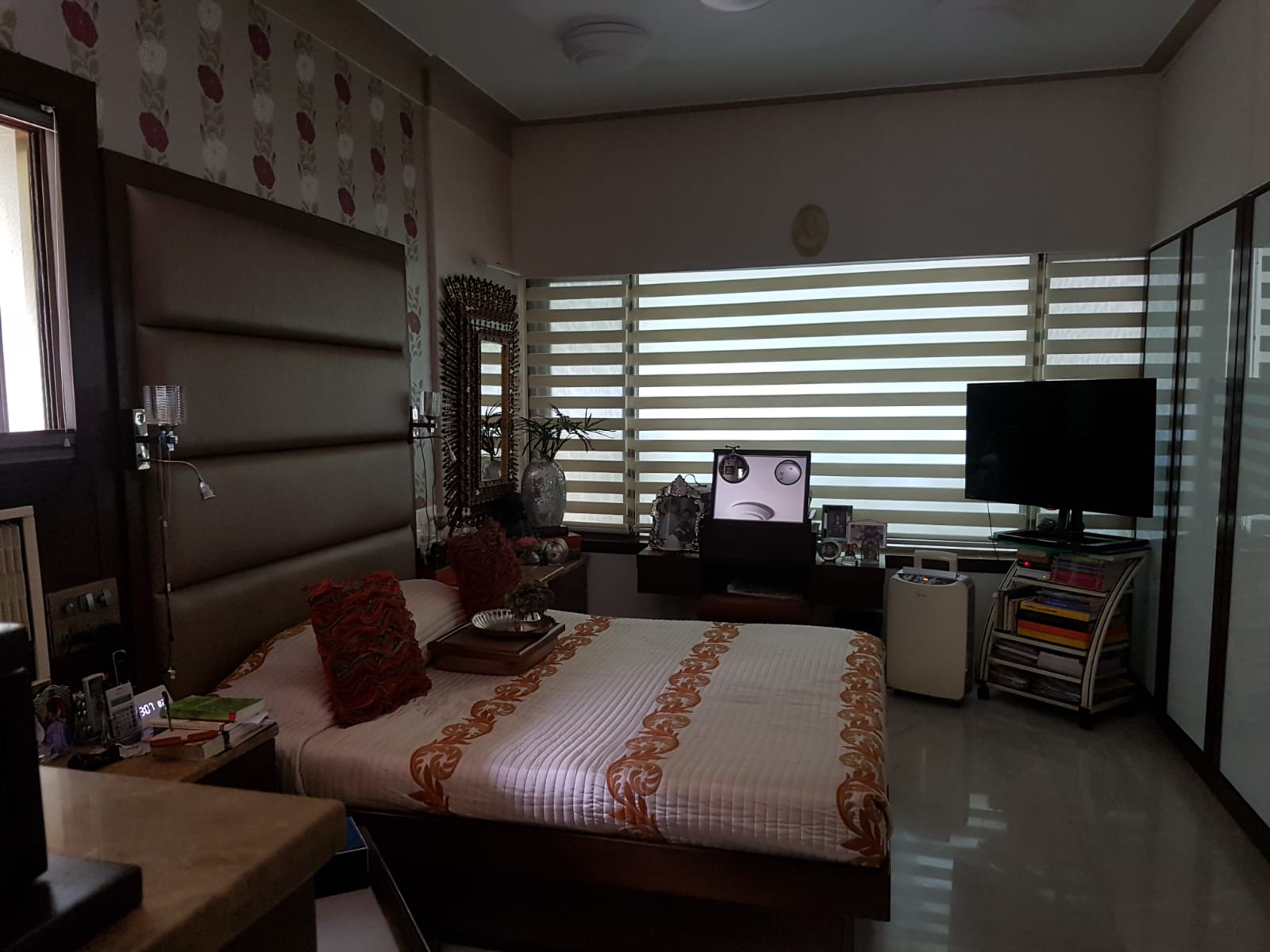 2½ BHK Flat for Sale in Altamount Road - Prabhu Kutir Apartment